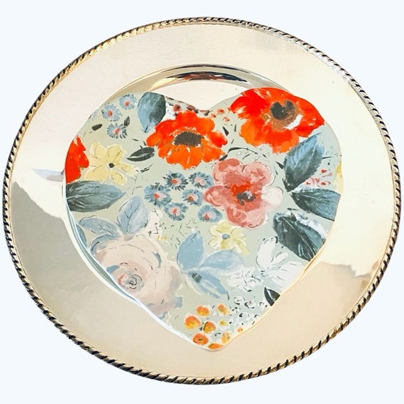 222 Fifth Floral Heart Fine Porcelain Plate 9” Cassidy Valentine’s Day Serveware - Picture 1 of 6